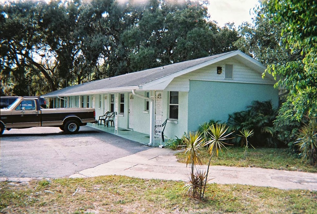 Connollys Emerald Cove Motel | 3311 US-41, Palmetto, FL 34221 | Phone: (941) 723-2451