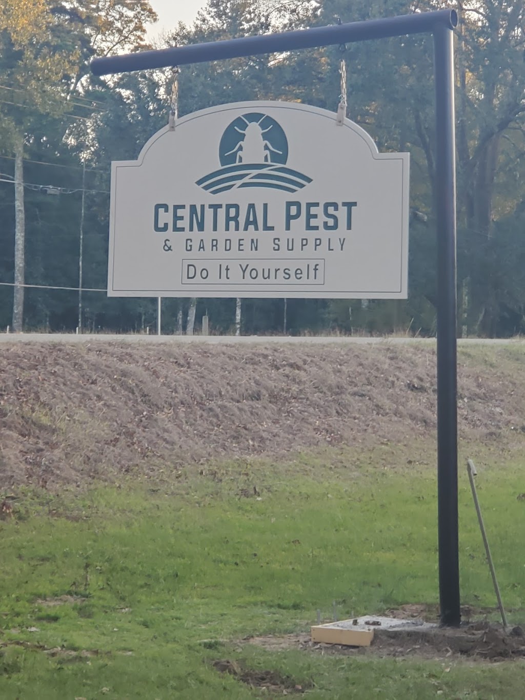 Central Pest & Garden Supply - Do It Yourself- Juban | 25082 Juban Rd, Denham Springs, LA 70726, USA | Phone: (225) 523-4096