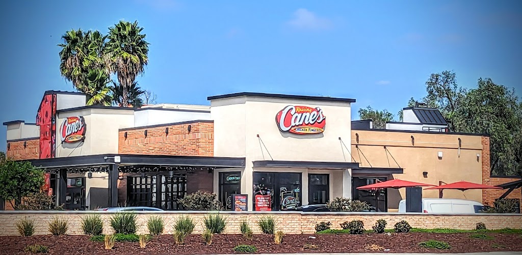 Raising Canes | 1280 W Valley Pkwy, Escondido, CA 92029, USA | Phone: (760) 480-2800