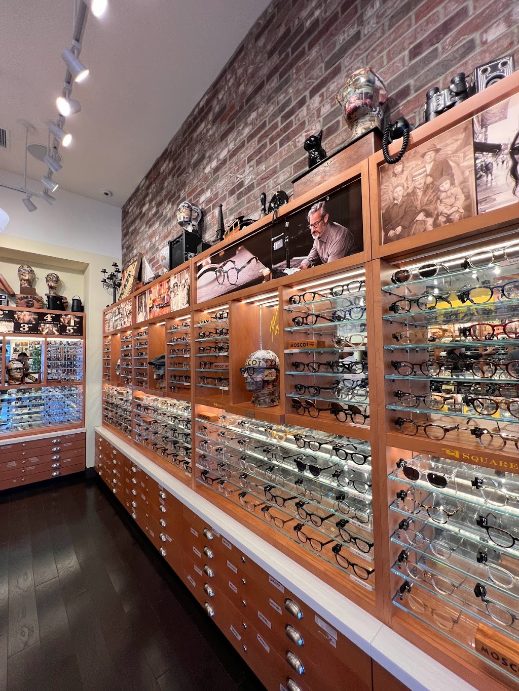 MOSCOT Shop | 7977 Melrose Ave, Los Angeles, CA 90046, USA | Phone: (213) 228-5091