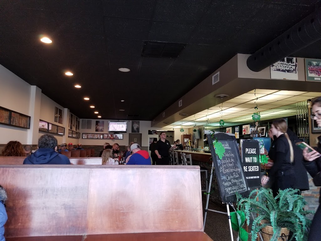 Windsors Penalty Box Restaurant | 2151 Walker Rd, Windsor, ON N8W 3P5, Canada | Phone: (519) 253-3310
