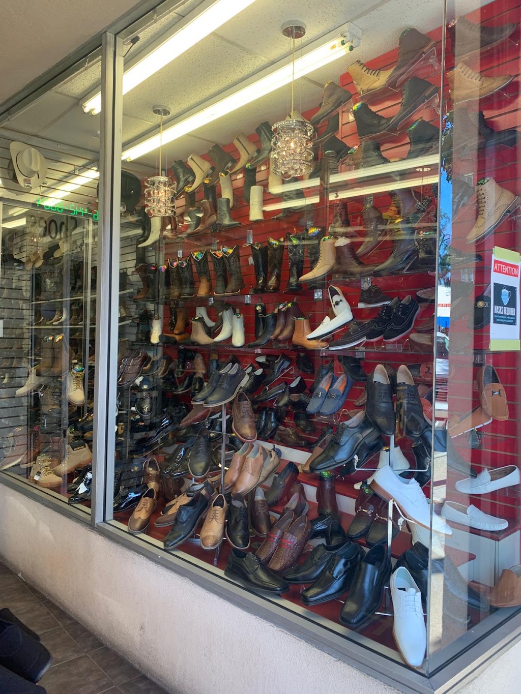 Titis Shoes | 10911 Main St, El Monte, CA 91731, USA | Phone: (626) 442-8004