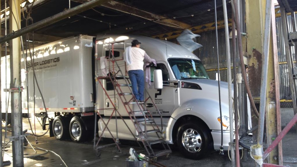 Castaic Truck Wash | 31557 Castaic Rd, Castaic, CA 91384, USA | Phone: (661) 295-8188