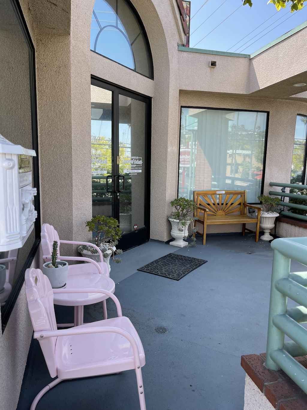 Pür Joy Yoga | 1910 Hillhurst Ave, Los Angeles, CA 90027, USA | Phone: (323) 428-5712