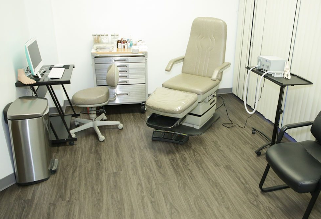 Empire Foot and Ankle | 299 W Foothill Blvd Suite 124, Upland, CA 91786, USA | Phone: (909) 946-6643