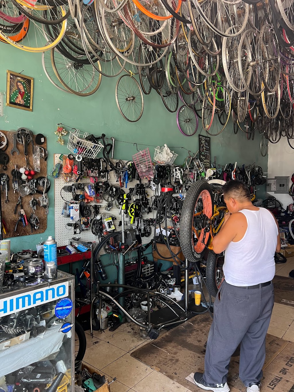 D.C. BIKE SHOP | 3206 S Central Ave, Los Angeles, CA 90011, USA | Phone: (323) 809-7366