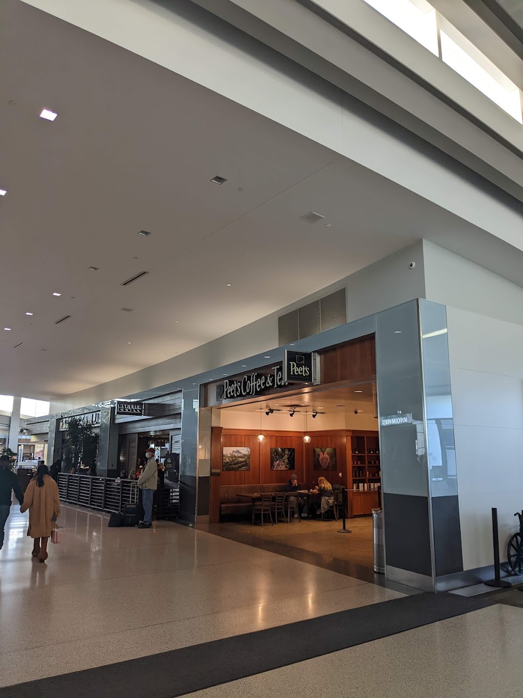Peets Coffee & Tea | 6900 Airport Blvd Terminal B Arrivals, Sacramento, CA 95837, USA | Phone: (916) 709-6648