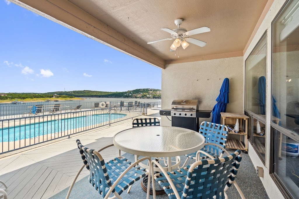 Lake Travis Vacation Getaway | 1601 Judy Lynn Dr, Spicewood, TX 78669, USA | Phone: (512) 784-8887