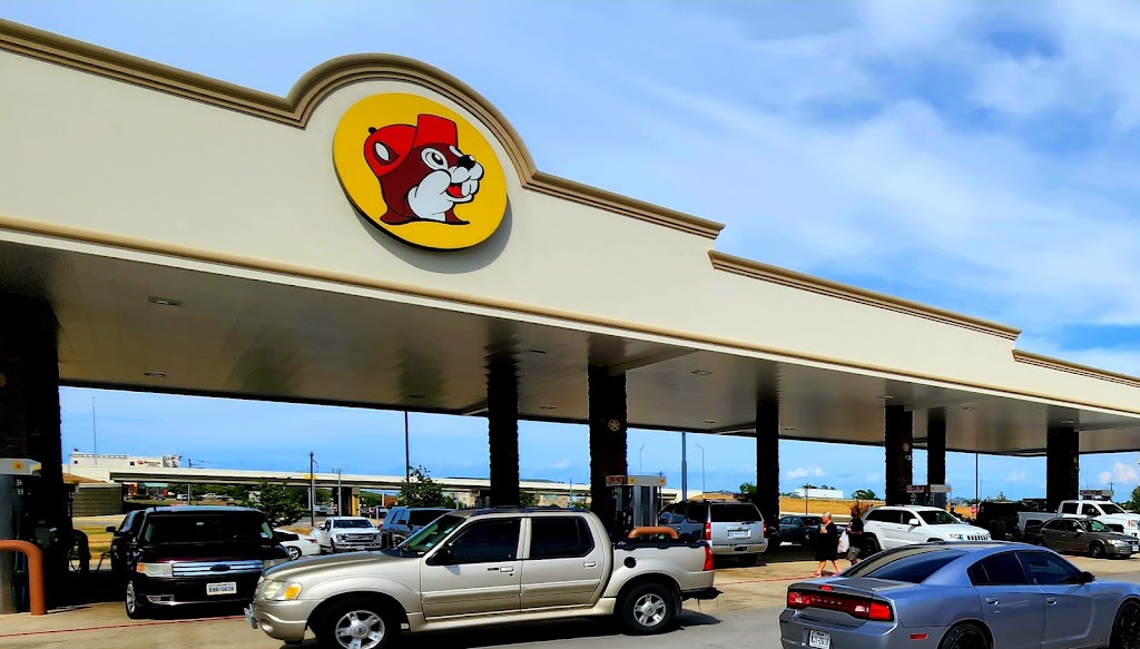 Buc-ees | 2800 S Interstate 35 E, Denton, TX 76210, USA | Phone: (979) 238-6390