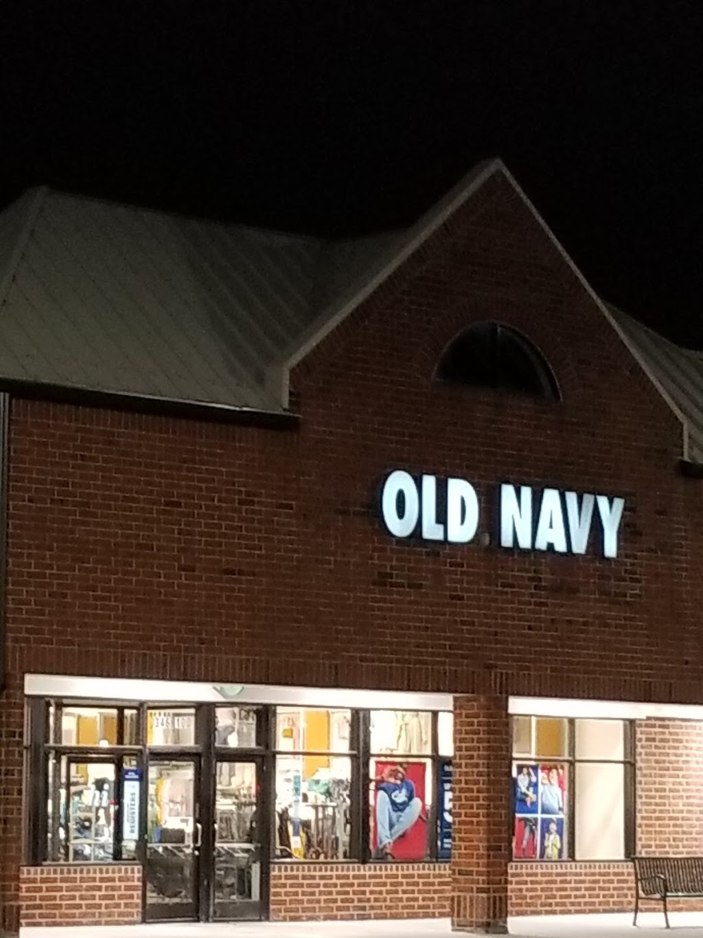 Old Navy | 346 W Army Trail Rd Ste #100, Bloomingdale, IL 60108 | Phone: (847) 610-7980