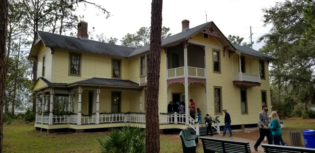 House of Seven Gables | 11909 125th St, Largo, FL 33774, USA | Phone: (727) 582-2123