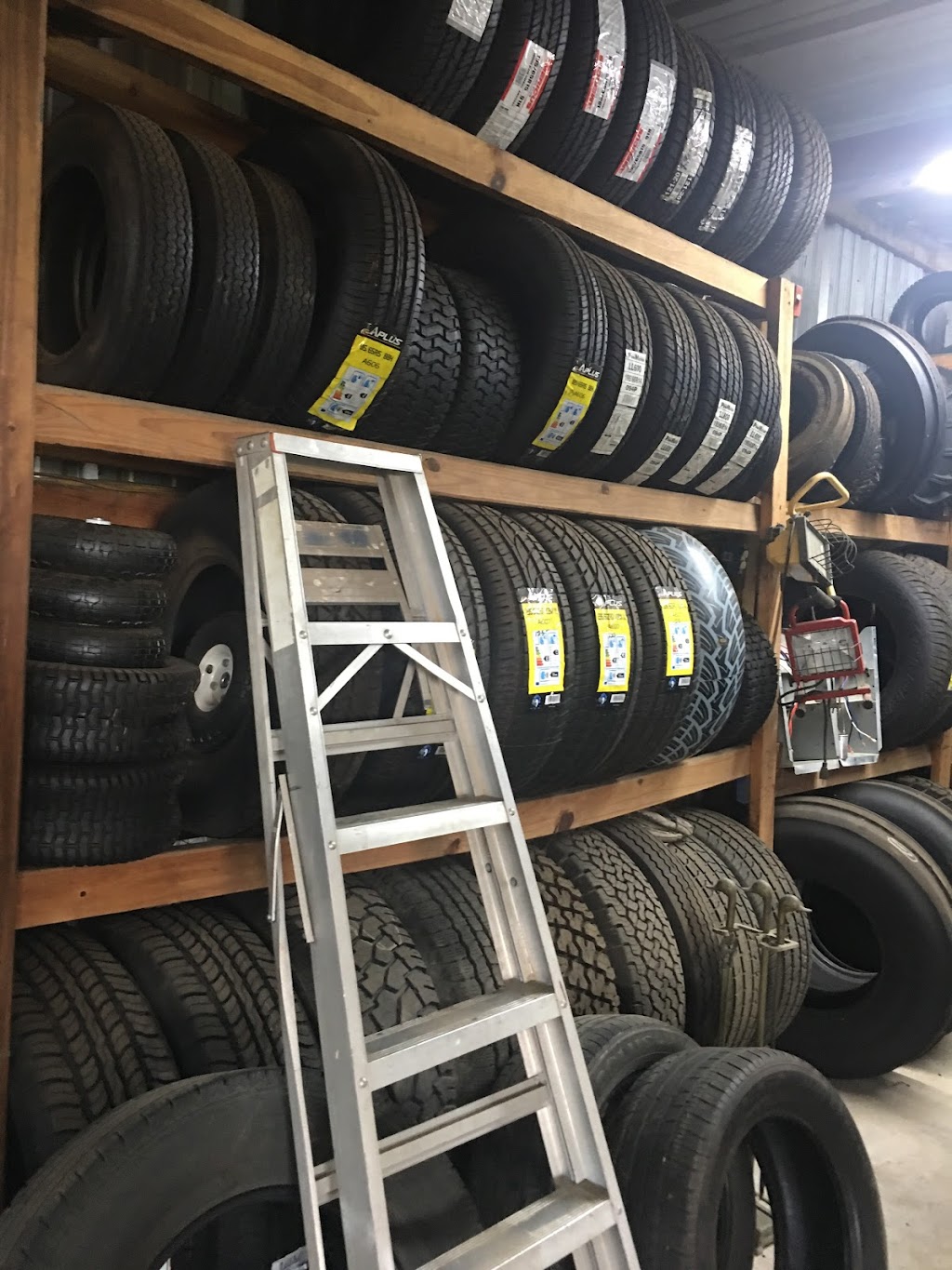 Hilltop Tire Shop | 16312 US-175, Eustace, TX 75124, USA | Phone: (903) 227-0967