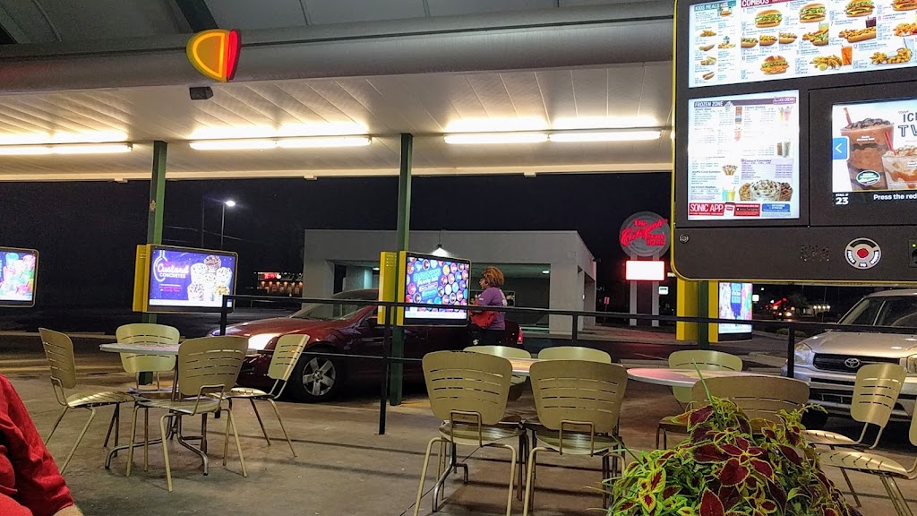 Sonic Drive-In | 1215 N Main St, Newton, KS 67114, USA | Phone: (316) 283-8169