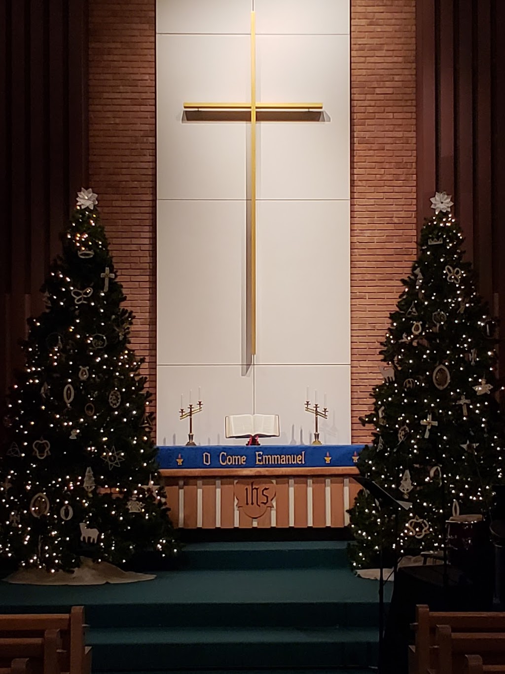 Salem Evangelical Free Church & the Kulture | 2490 Pohlman Rd, Florissant, MO 63033, USA | Phone: (314) 837-5600