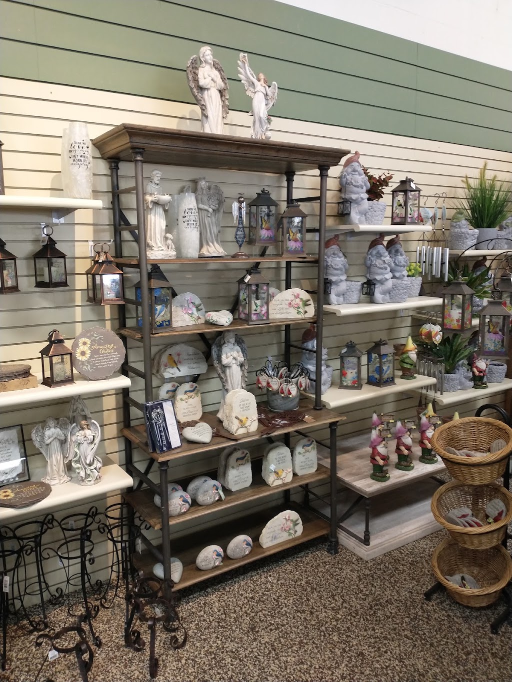 Petitti Garden Centers | 8000 Plaza Blvd, Mentor, OH 44060, USA | Phone: (440) 205-0087