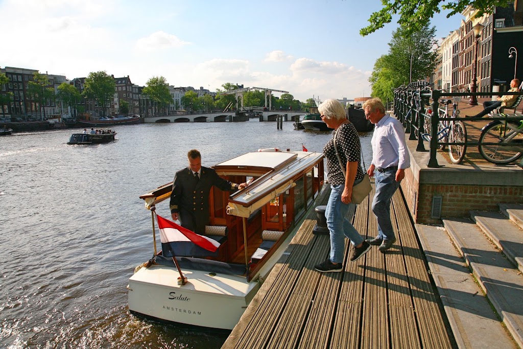 Private Canal Cruises | Singel 235HS, 1012 WE Amsterdam, Netherlands | Phone: 06 53993066