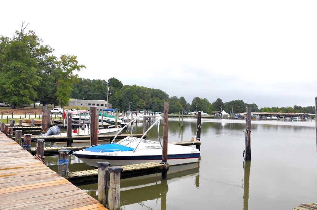 James City County Marina | 2054 Jamestown Rd, Williamsburg, VA 23185, USA | Phone: (757) 565-3699