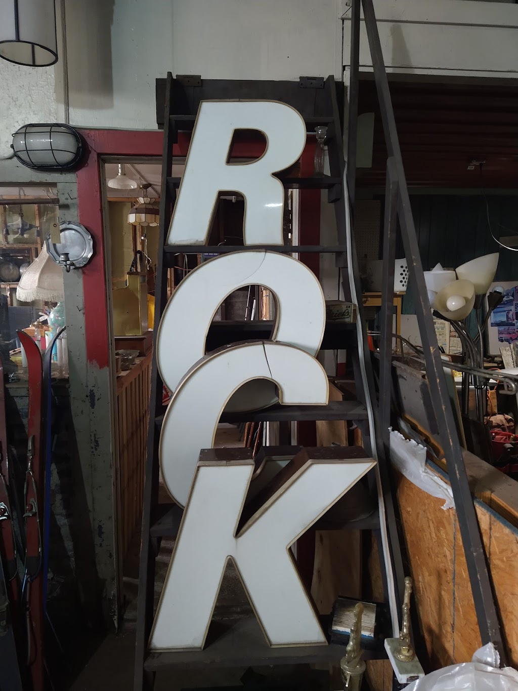 Rockn J Flea & Antiques | 397 W Main St &, Henrietta St, Amsterdam, NY 12010, USA | Phone: (518) 396-9291