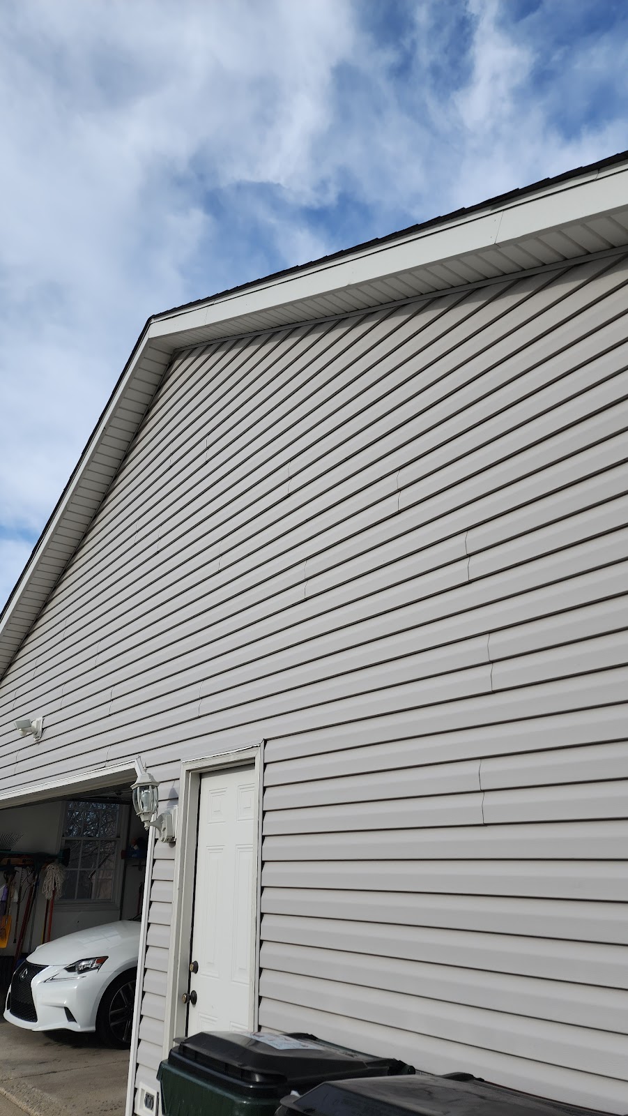 A.E.S Roofing & Siding LLC | 810 Louis St, Miamisburg, OH 45342, USA | Phone: (937) 401-2202