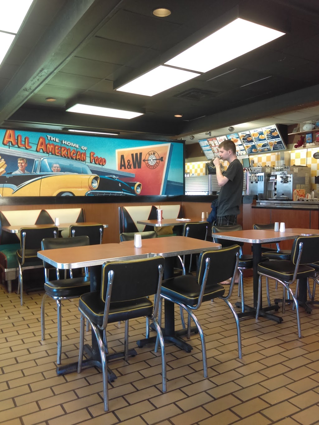 A&W Restaurant | 2235 Needmore Rd, Dayton, OH 45414, USA | Phone: (937) 275-5940