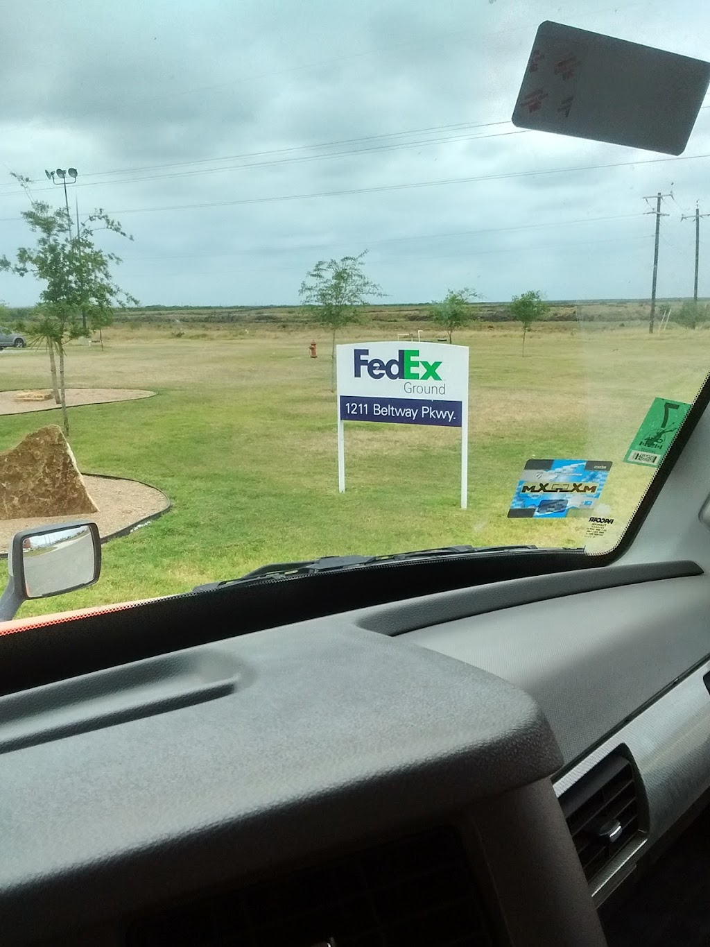 FedEx Ground | 1211 Beltway Pkwy, Laredo, TX 78045, USA | Phone: (800) 463-3339