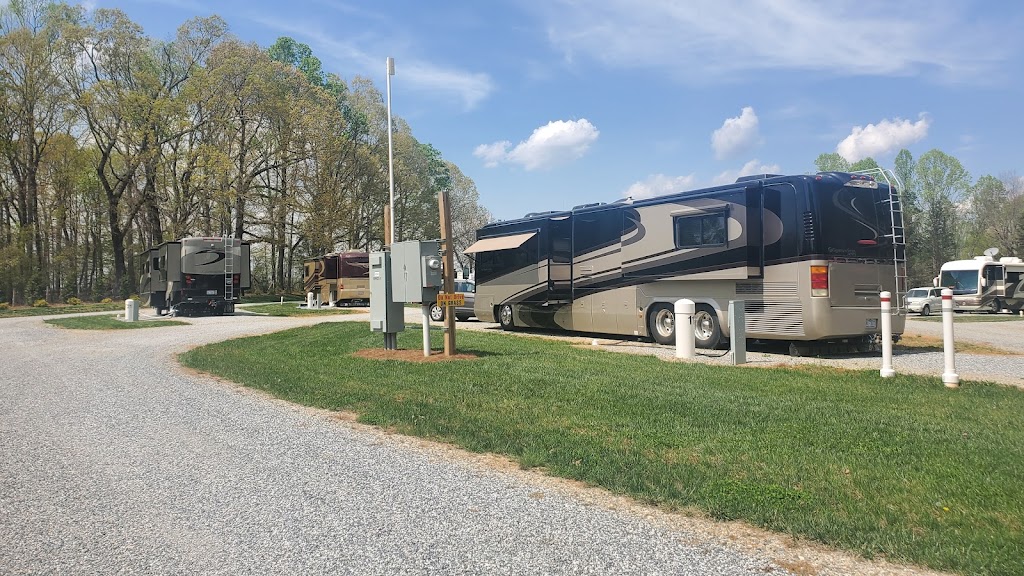 Salem Breeze RV Park | 2784 Hickory Tree Rd, Winston-Salem, NC 27127, USA | Phone: (336) 972-3200