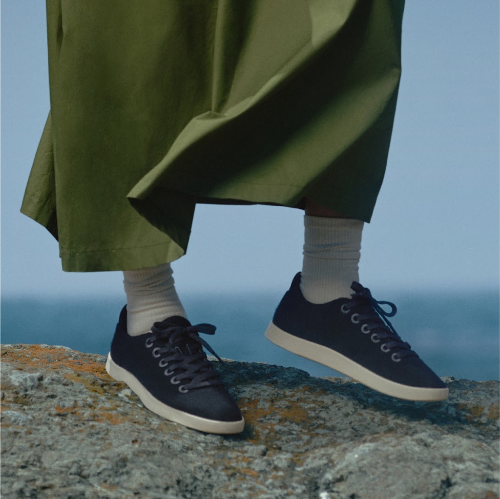 Allbirds | 1923 Calle Barcelona Bldg 3 Ste 136, Carlsbad, CA 92009, USA | Phone: (442) 273-5519