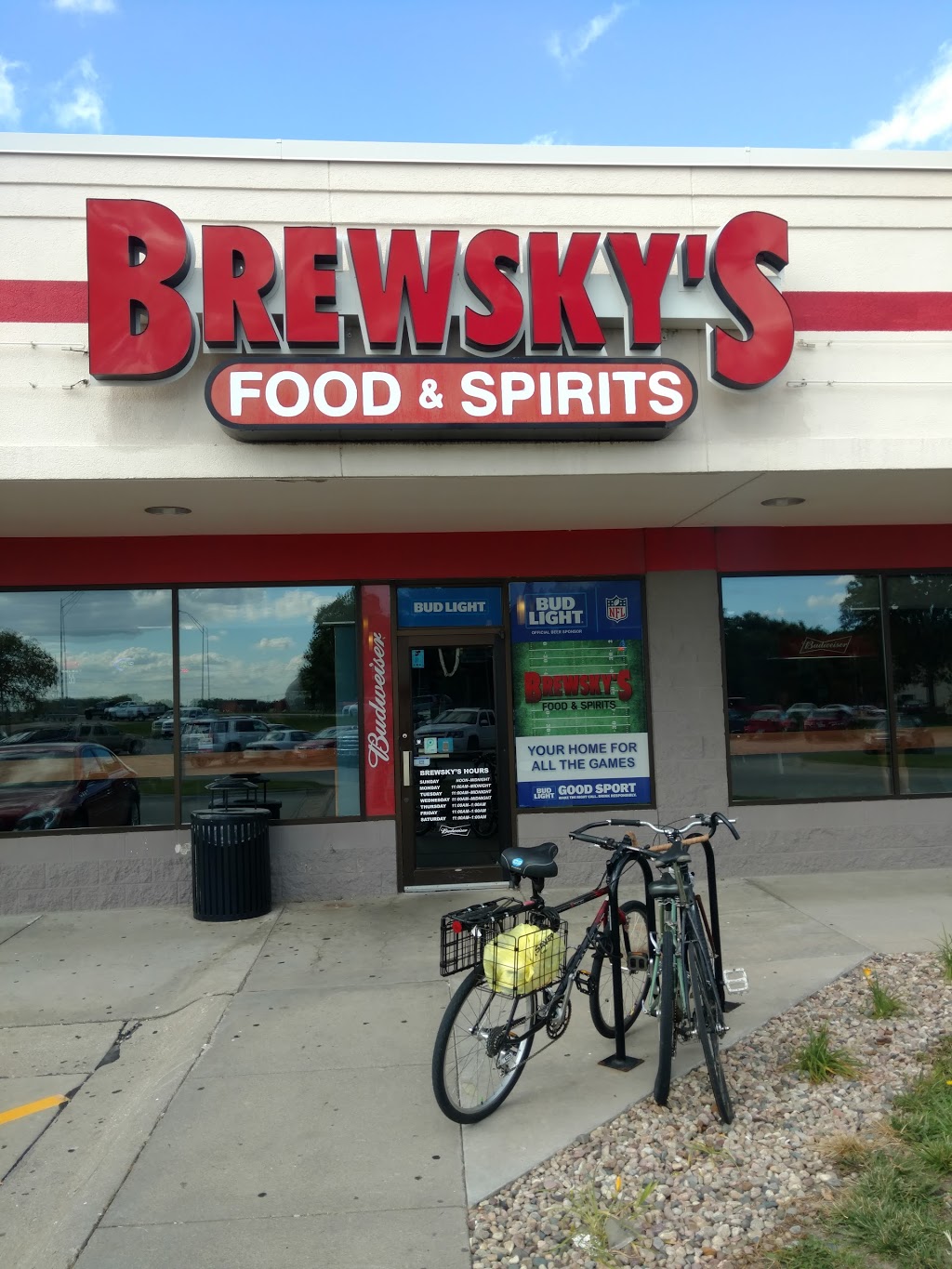 Brewskys Food & Spirits North | 2662 Cornhusker Hwy, Lincoln, NE 68521, USA | Phone: (402) 466-2739