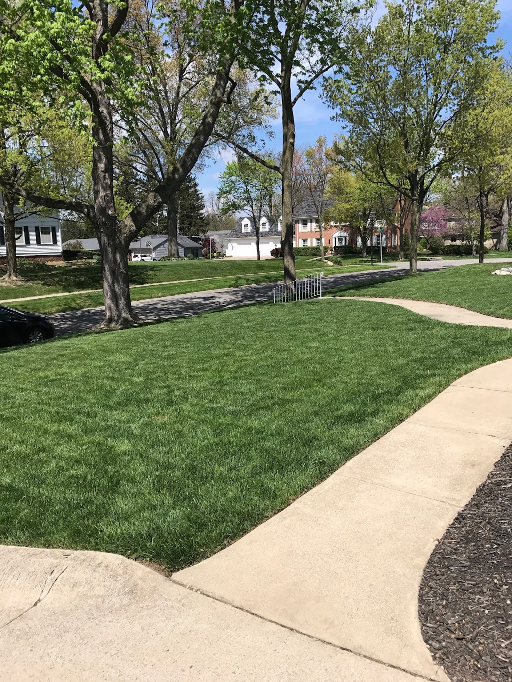 Signature Lawn & TreeMasters | 4415 Earth Dr, Fort Wayne, IN 46809, USA | Phone: (260) 432-8900