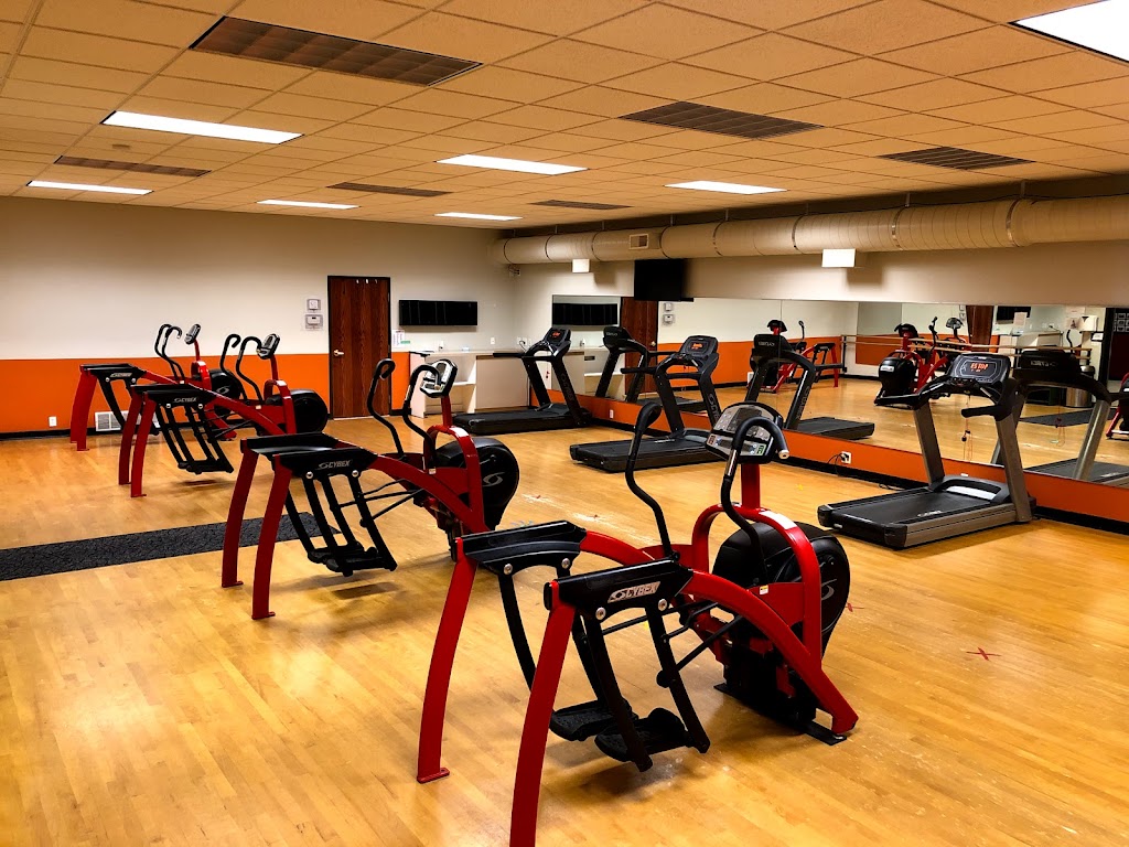 Snap Fitness Montgomery | 300 1st St N, Montgomery, MN 56069, USA | Phone: (507) 364-8050