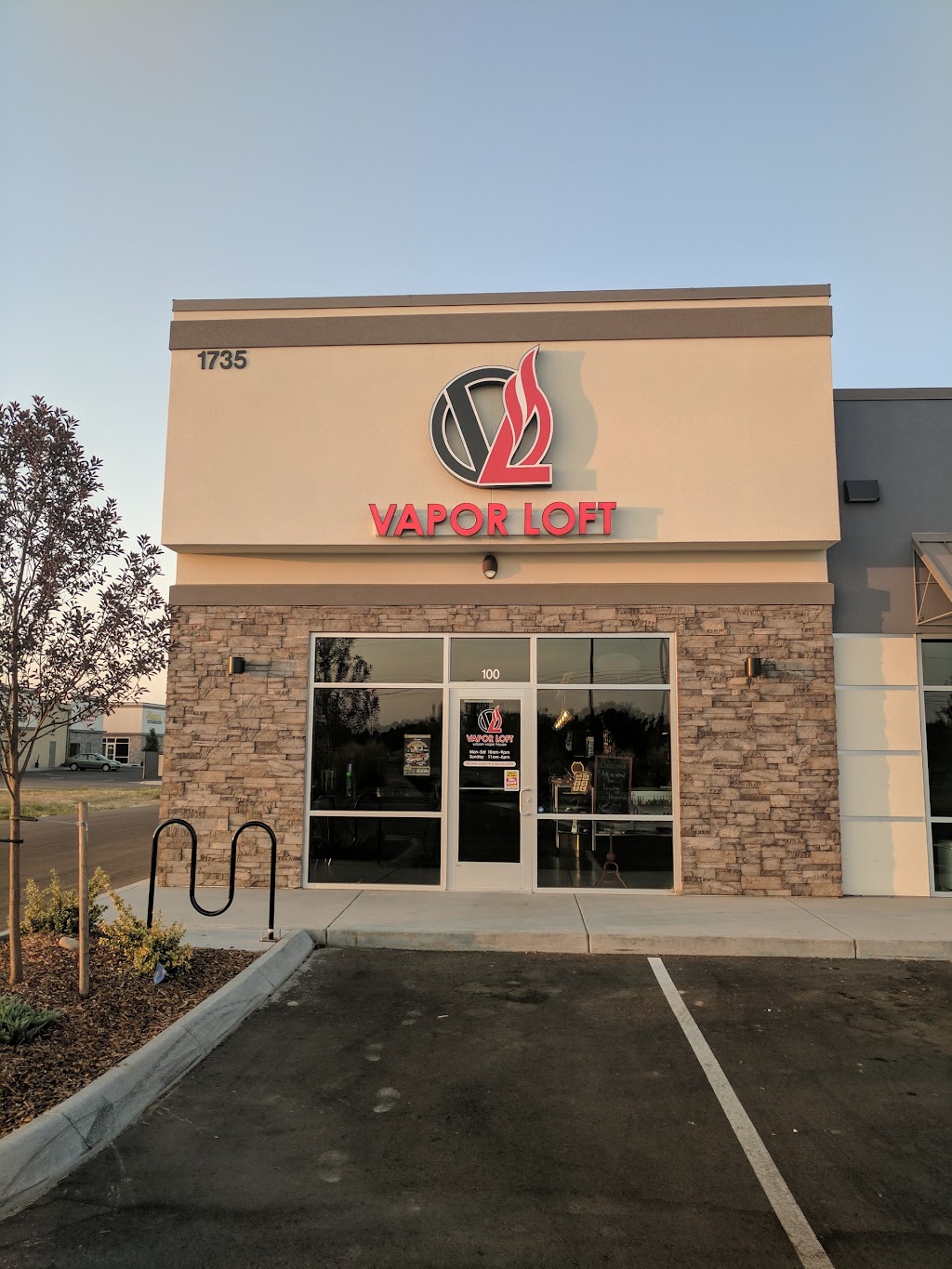 Vapor Loft Chinden | 1735 W Chinden Blvd Suite 100, Meridian, ID 83646, USA | Phone: (208) 297-7595