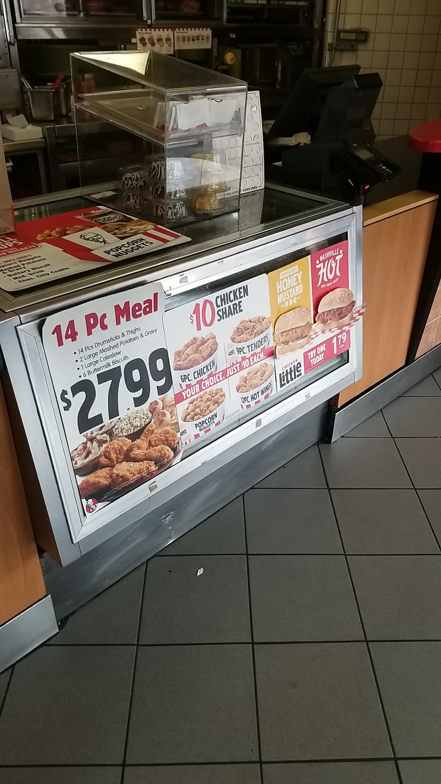 KFC | 6916 Reseda Blvd, Reseda, CA 91335, USA | Phone: (818) 881-3200