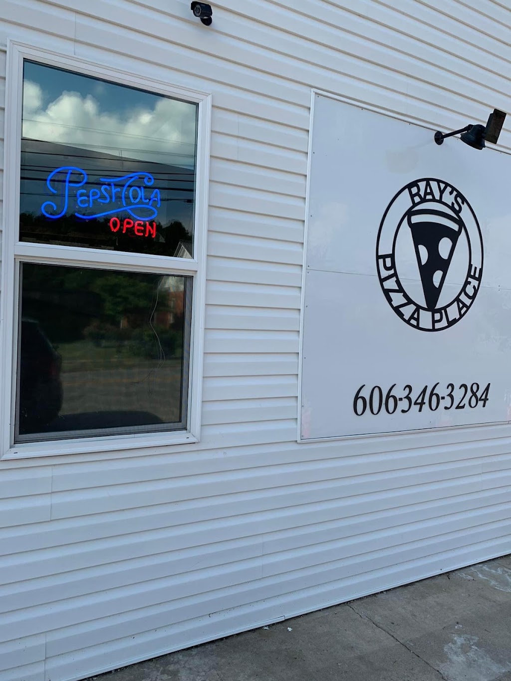 Rays Pizza Place | 9828 Main St, Hustonville, KY 40437, USA | Phone: (606) 346-3284