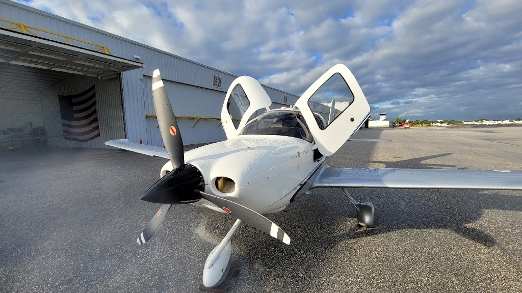 Dare to Dream Aviation - Authorized Cirrus Training Center-Diamond Aircraft Training Center | 951E NE 10 Street Hangar 23/24/25, Pompano Beach, FL 33060, USA | Phone: (954) 776-1286