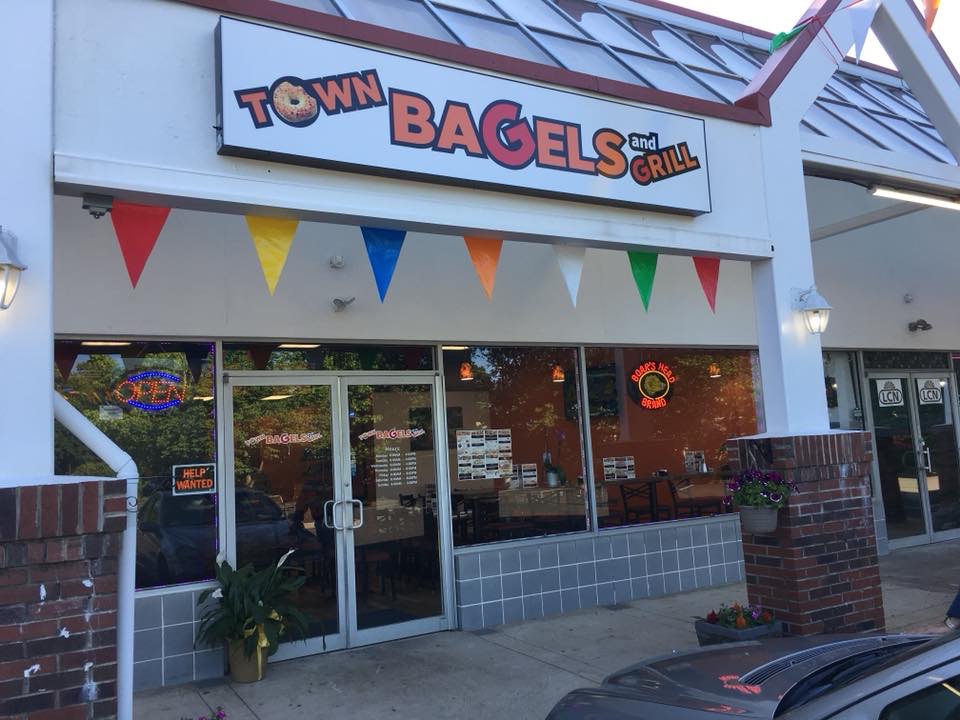 Town Bagels & Grill | 37 NJ-35, Eatontown, NJ 07724, USA | Phone: (732) 542-6222