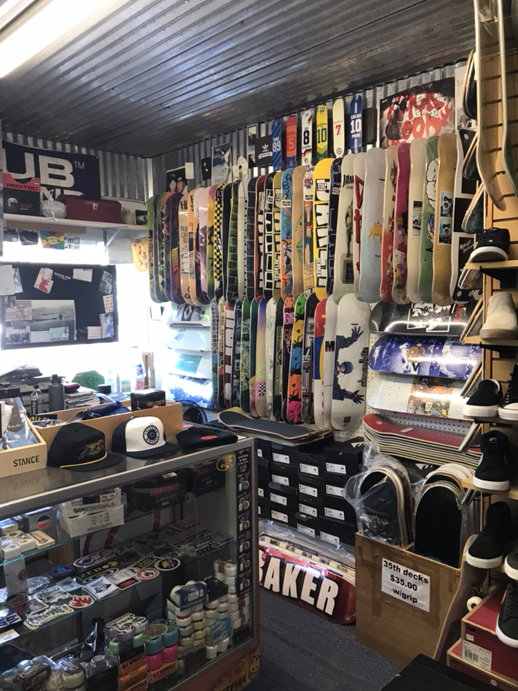 35th Avenue Skateboards & Snowboards | 28717 Pacific Hwy S, Federal Way, WA 98003, USA | Phone: (253) 839-5202