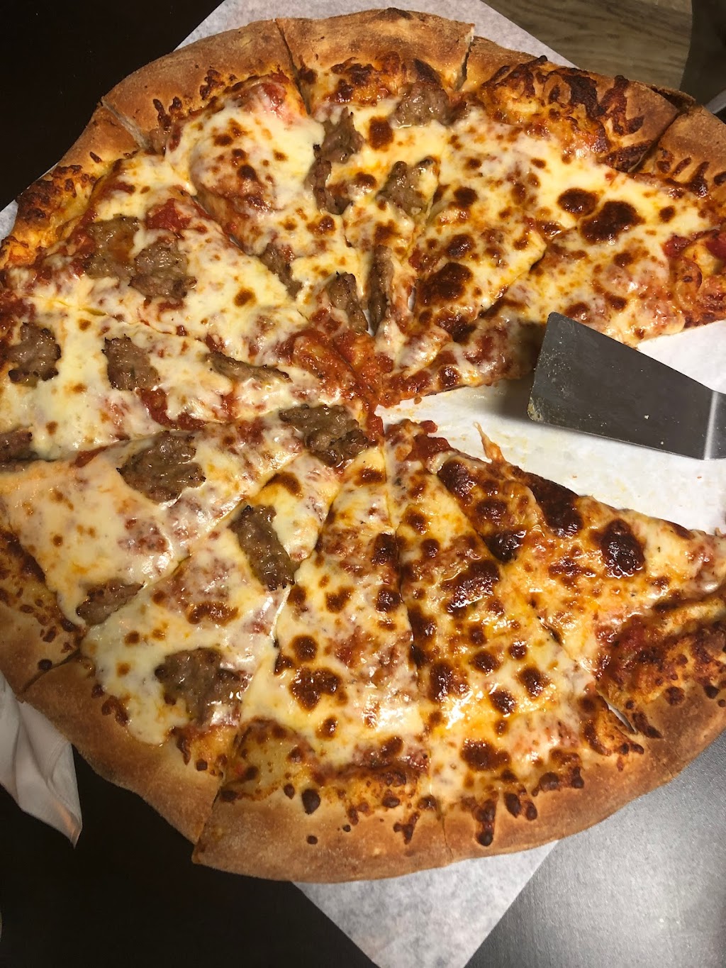 Johnnys Grill and Pizzeria | 12399 Kinsman Rd, Newbury Township, OH 44065, USA | Phone: (440) 564-1331