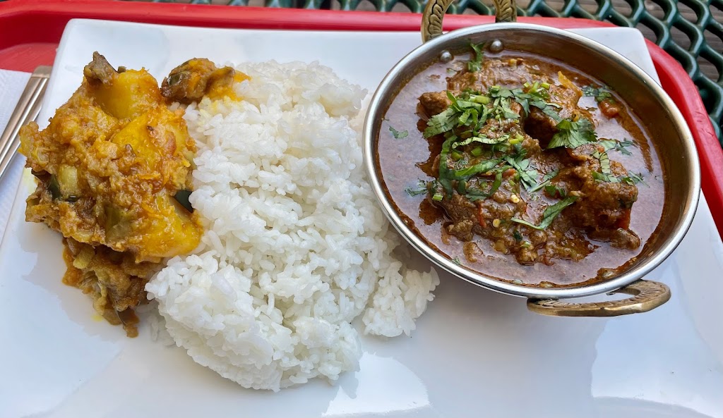 MoMo Masalas | 2505 Hearst Ave B, Berkeley, CA 94709, USA | Phone: (510) 529-4664