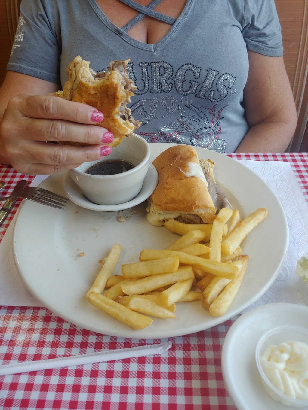 Asteri Restaurant | 1722 S Pinellas Ave, Tarpon Springs, FL 34689, USA | Phone: (727) 943-2999