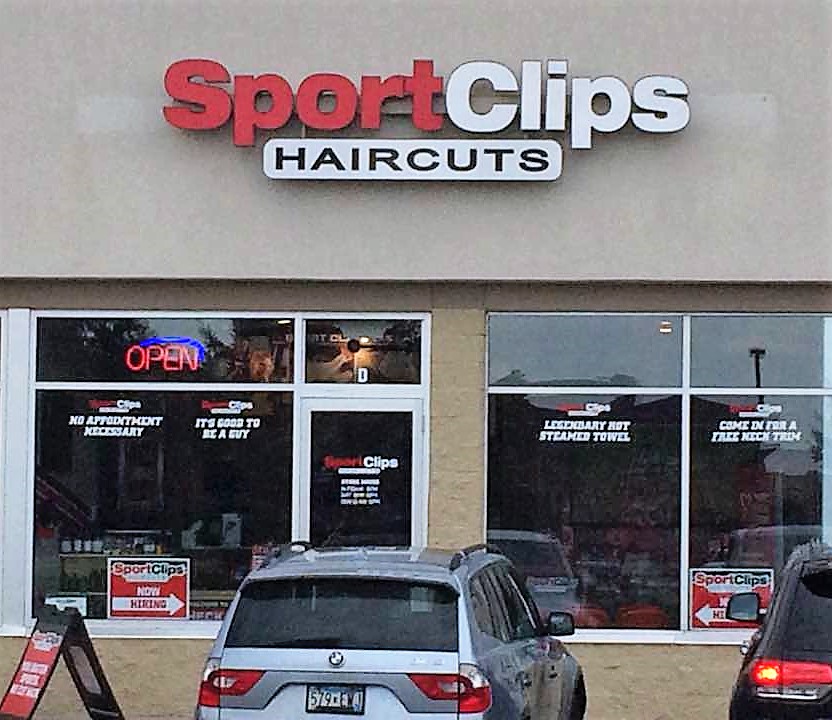 Sport Clips Haircuts of Plymouth - Rockford Pointe | 4105 Vinewood Ln N Suite #D, Plymouth, MN 55442, USA | Phone: (763) 270-0972