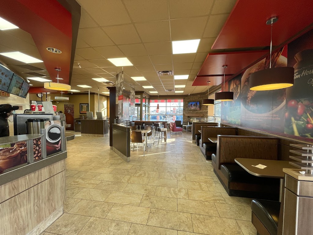 Tim Hortons | 211 Louth St, St. Catharines, ON L2R 7B5, Canada | Phone: (905) 984-6141