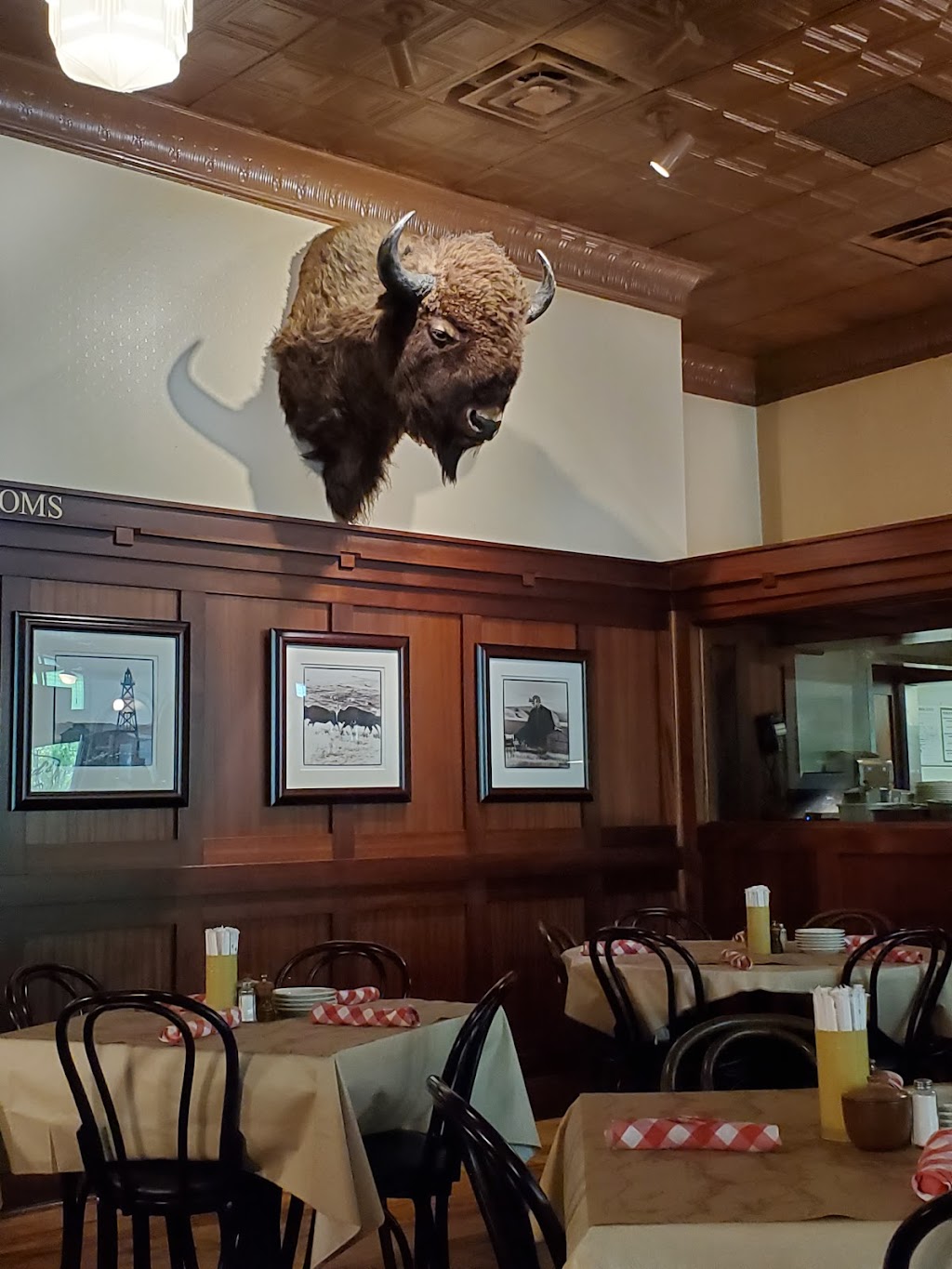 Teds Montana Grill | 2500 Cobb Pl Ln NW #210, Kennesaw, GA 30144, USA | Phone: (678) 581-7890