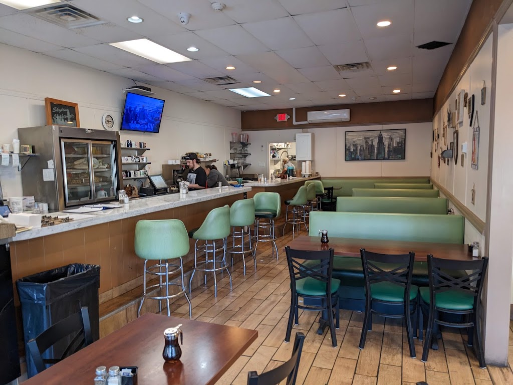 Skyline Luncheonette | 129 Skyline Dr, Ringwood, NJ 07456, USA | Phone: (973) 962-9584