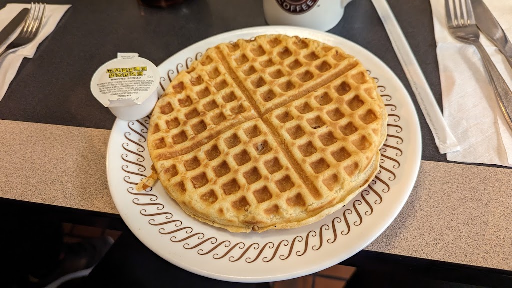 Waffle House | 188 S Dixie Blvd, Radcliff, KY 40160, USA | Phone: (270) 351-5400