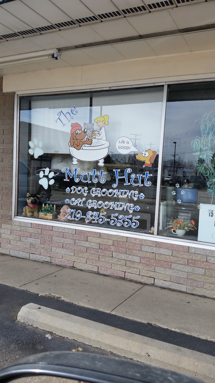 The Mutt Hut Hammond | 738 173rd St, Hammond, IN 46324 | Phone: (219) 845-5355