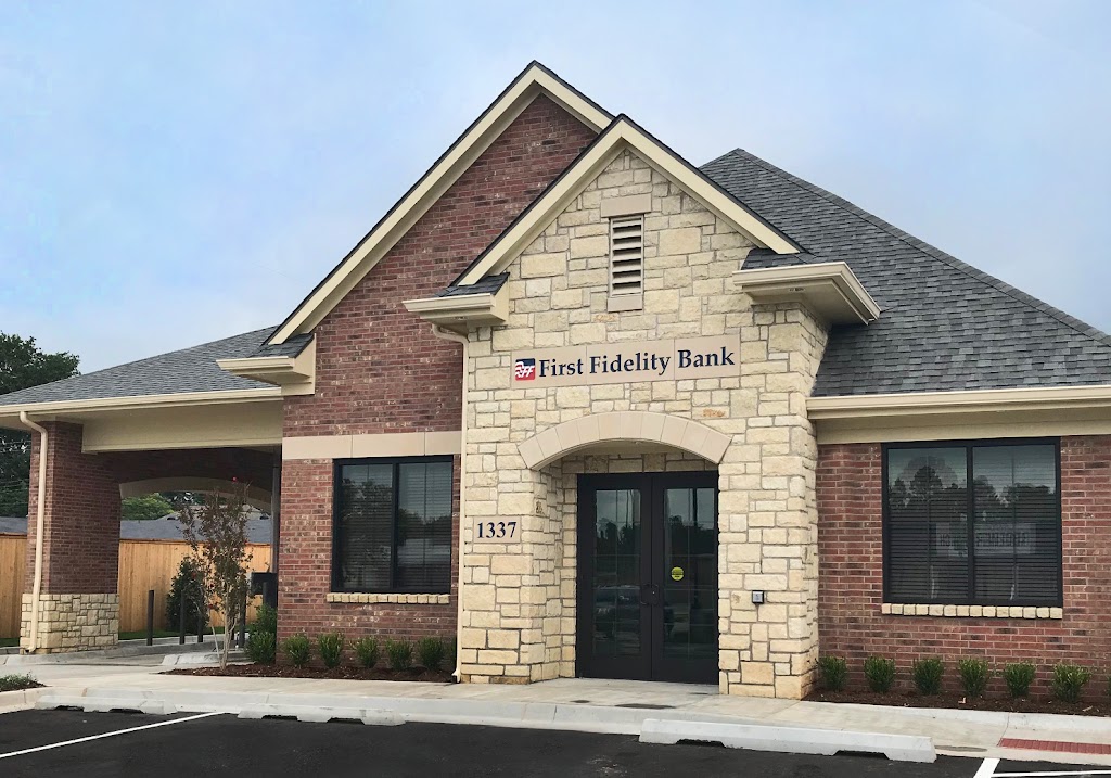 First Fidelity Bank - Lindsey Street | 1337 W Lindsey St, Norman, OK 73069, USA | Phone: (405) 416-2222