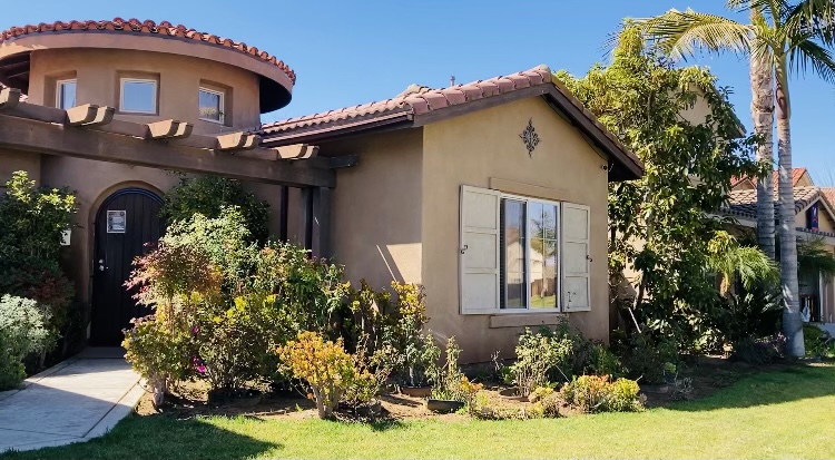 Elite Manor Residential Care - Ferrara | 1433 Ferrara Ct, Escondido, CA 92025, USA | Phone: (858) 523-8008