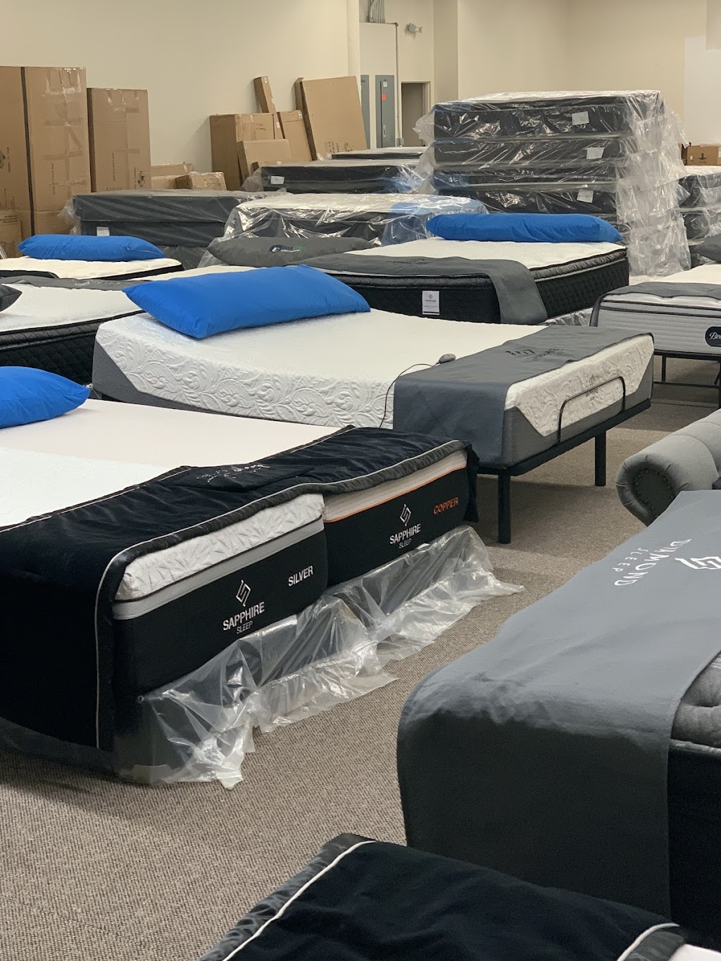 Box Drop Baraboo Mattress & Furniture | 830 Lincoln Ave, Baraboo, WI 53913 | Phone: (608) 683-4323