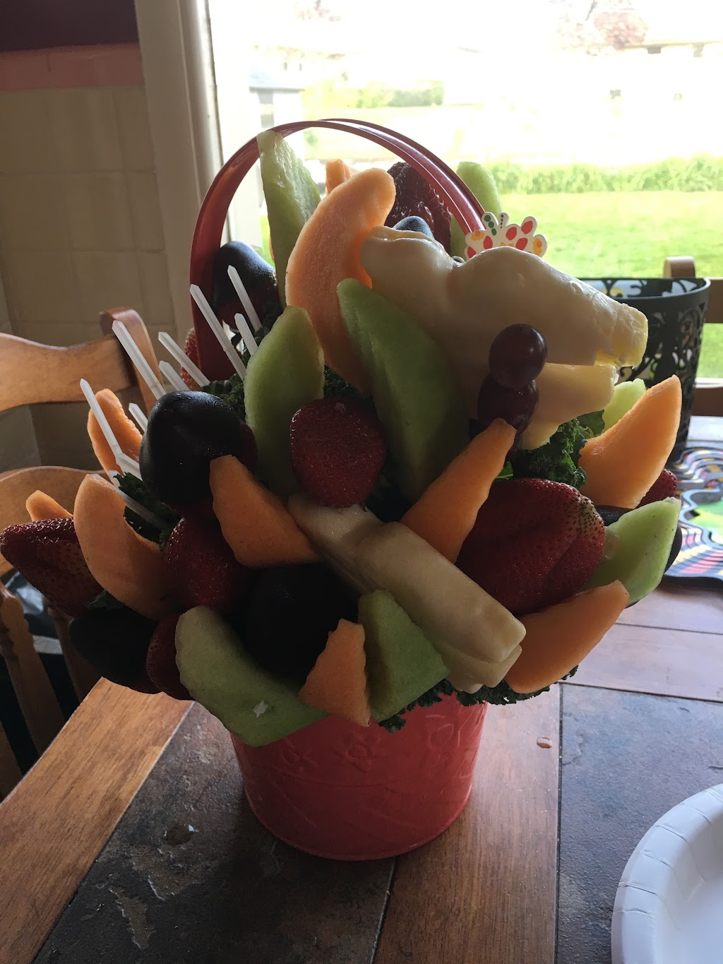 Edible Arrangements | 18900 W Bluemound Rd Suite 107, Brookfield, WI 53045, USA | Phone: (262) 938-3000