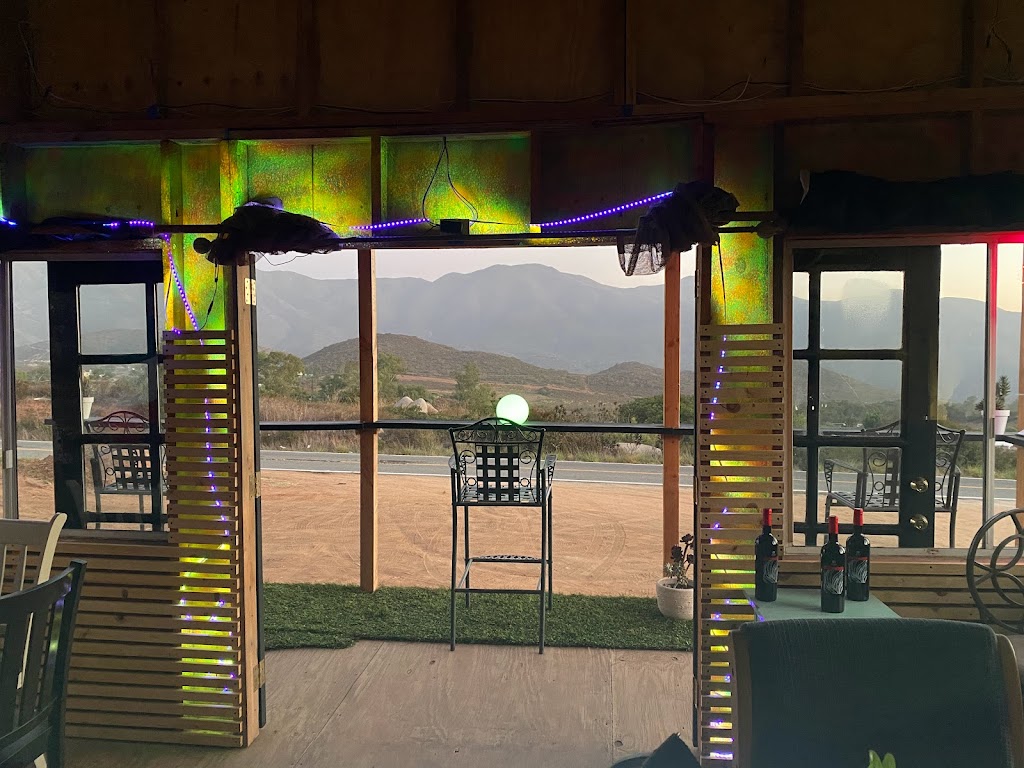 Luna Negra cerveza y vinos | San Felipe-Ensenada km 17.5, 22842 Ensenada, B.C., Mexico | Phone: 646 383 9922